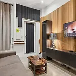 Nice Flat Close To Arc De Triomphe