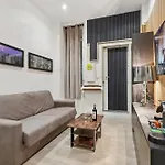Nice Flat Close To Arc De Triomphe